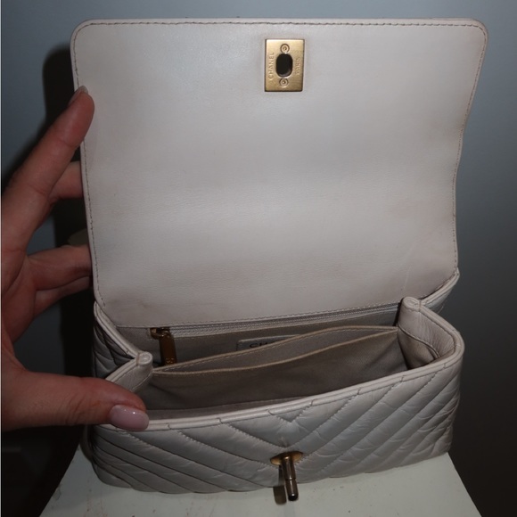 Off-white Top Handle Chanel Chevron Bag *rare* - Picture 4 of 10